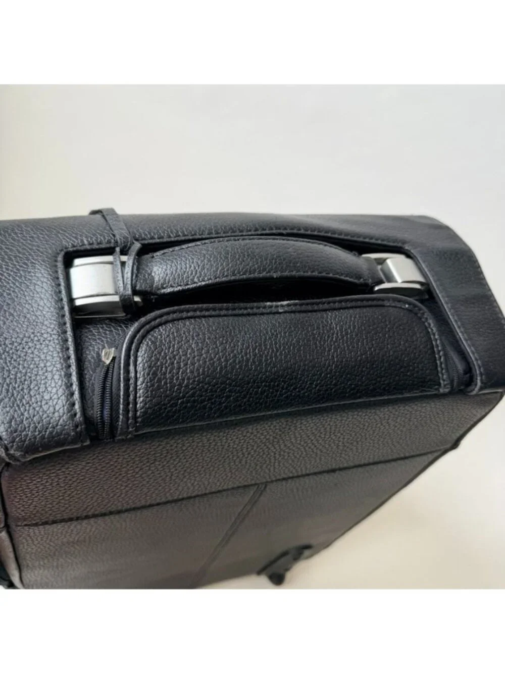 Brooks Brothers Rolling Weekend Carry-On Leather Suitcase Black